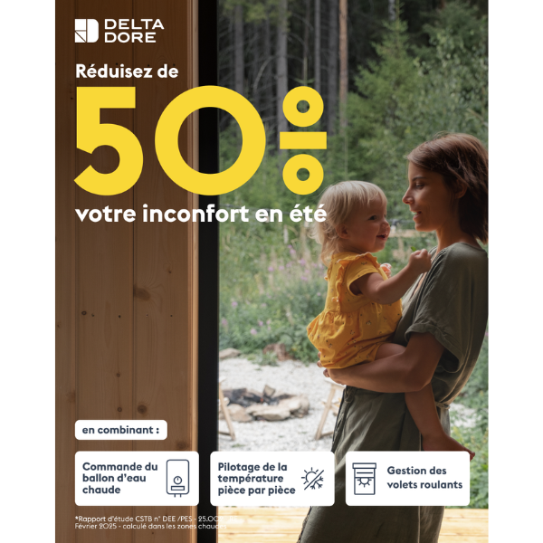 visuel d'une maman avec son enfant devant une baie vitrée possédant des volets roulants, indiquant qu'on peut réduire son inconfort en été de 50% avec des solutions